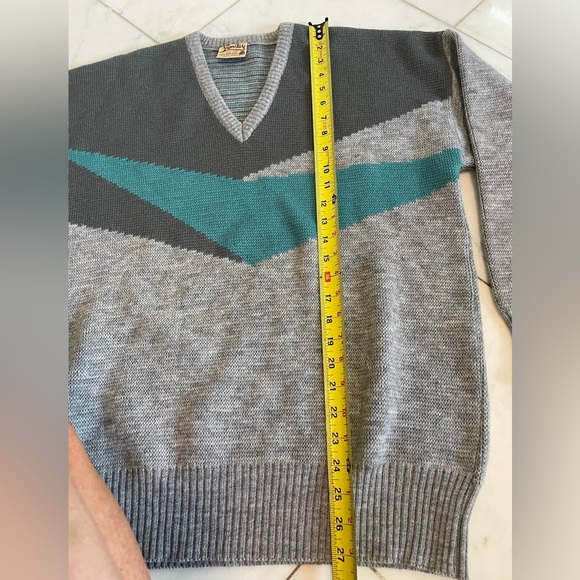 Vintage Zignature Australia Pure New Wool Size 20 men’s V-neck Sweater EUC - Picture 3 of 5